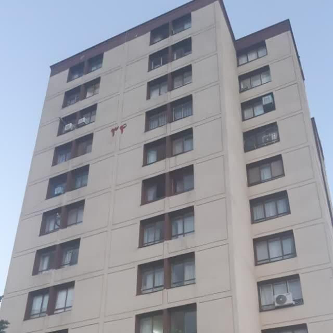 عکس بلوک ۳۴ شهرک لویزان سه