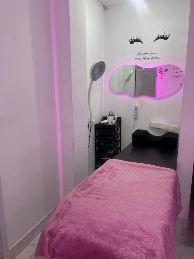 سالن زیبایی نازنین