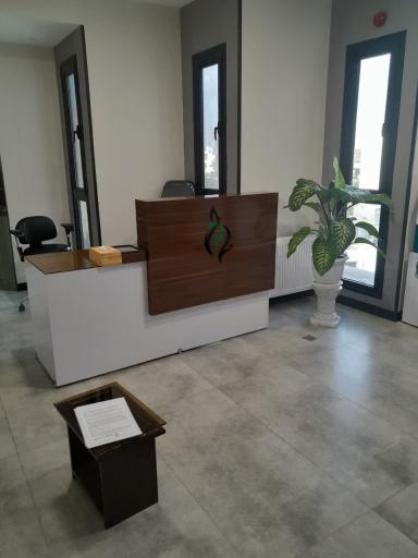 عکس مرکز لیزر و زیبایی نهال