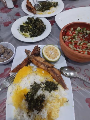 عکس رستوران روبارکنار