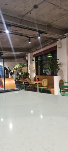 عکس کافی شاپ و رستوران هایزن