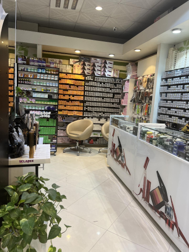 عکس فروشگاه آرایشی و رنگ مو فرشته