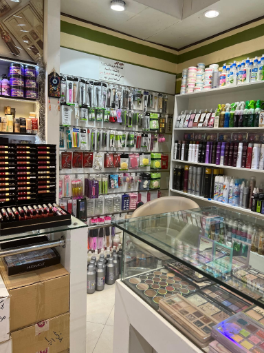 عکس فروشگاه آرایشی و رنگ مو فرشته