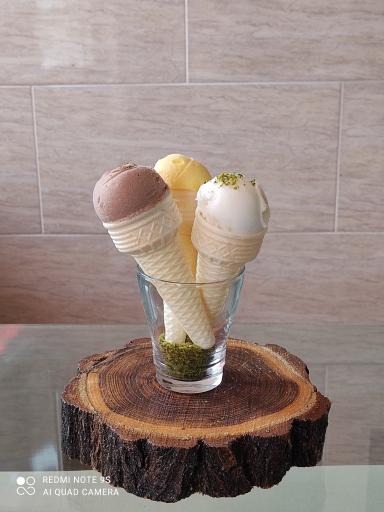 بستنی سنتی شاندیز