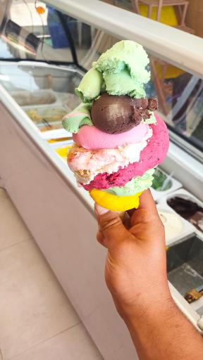 بستنی سنتی شاندیز