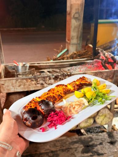 عکس رستوران بام بهشت
