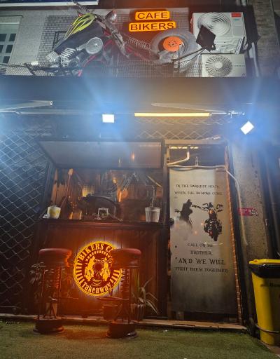 عکس کافه بایکرز