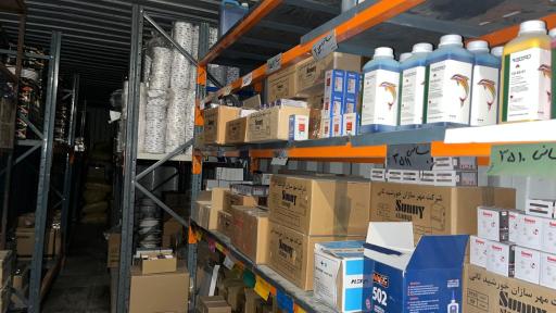 عکس انبار بنر معینی وایت پلاس شرکت تارا تجارت سورن