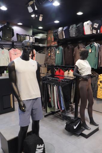 لوازم ورزشی آدیداس