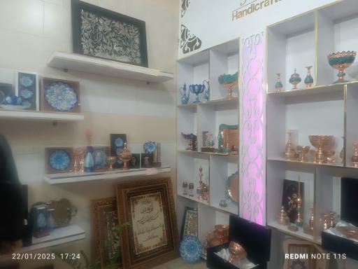 عکس فروشگاه صنایع دستی کادویی نفیس