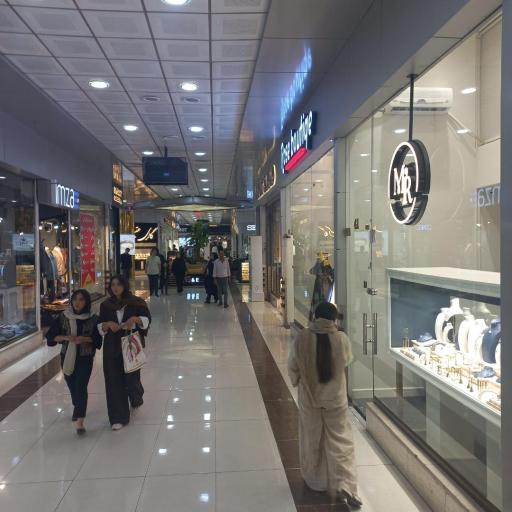 عکس مرکز خرید میلاد نور ولیعصر