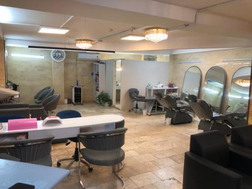 عکس سالن زیبایی آذرنوش