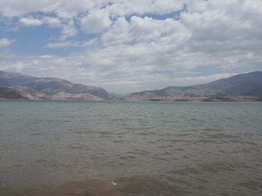 عکس جزیره دریاچه سد منجیل