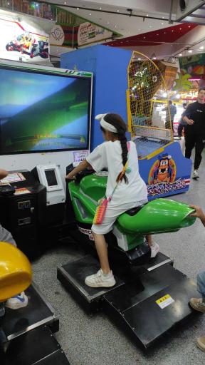 عکس شهربازی رنگین کمان همدان