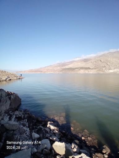 عکس جزیره دریاچه سد منجیل