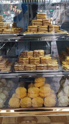 عکس قنادی بلوط 