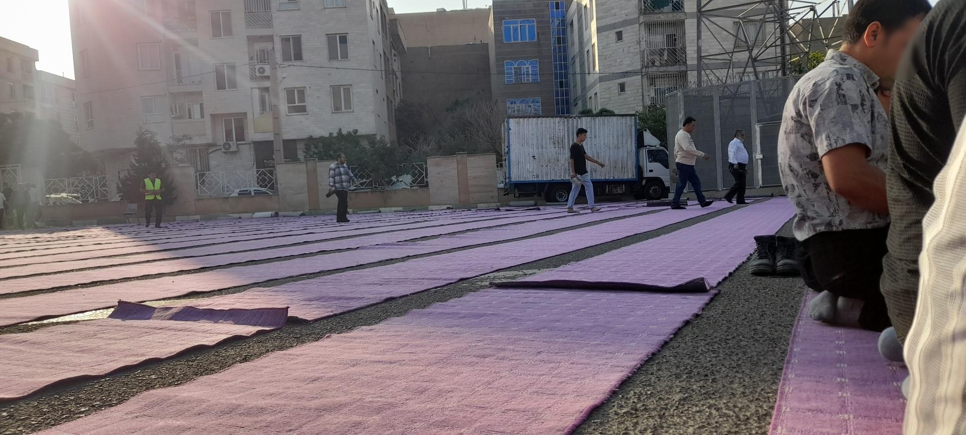 عکس مصلی نماز عید اهل سنت عیدگاه