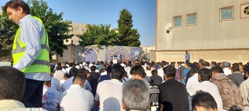 عکس مصلی نماز عید اهل سنت عیدگاه