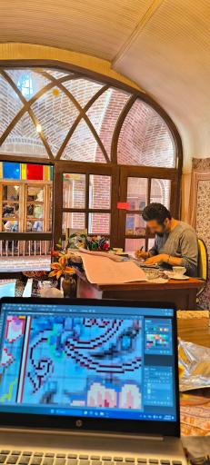 عکس دفتر موسسه ی هنری طراحی قالی  نون ِ‌عِیْن