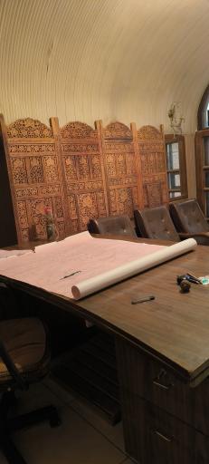 عکس دفتر موسسه ی هنری طراحی قالی  نون ِ‌عِیْن