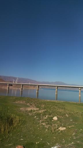 عکس جزیره دریاچه سد منجیل