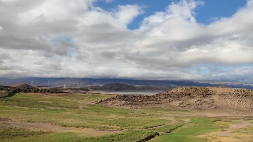 عکس جزیره دریاچه سد منجیل