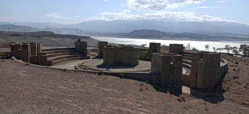 عکس جزیره دریاچه سد منجیل