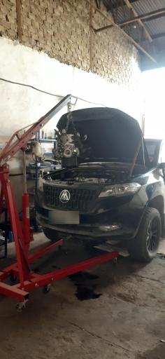 عکس تعمیرگاه آقای چین