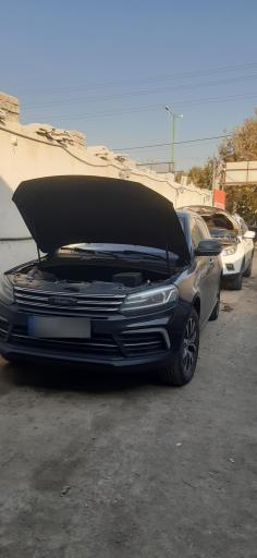 عکس تعمیرگاه آقای چین