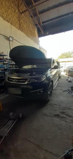 عکس تعمیرگاه آقای چین