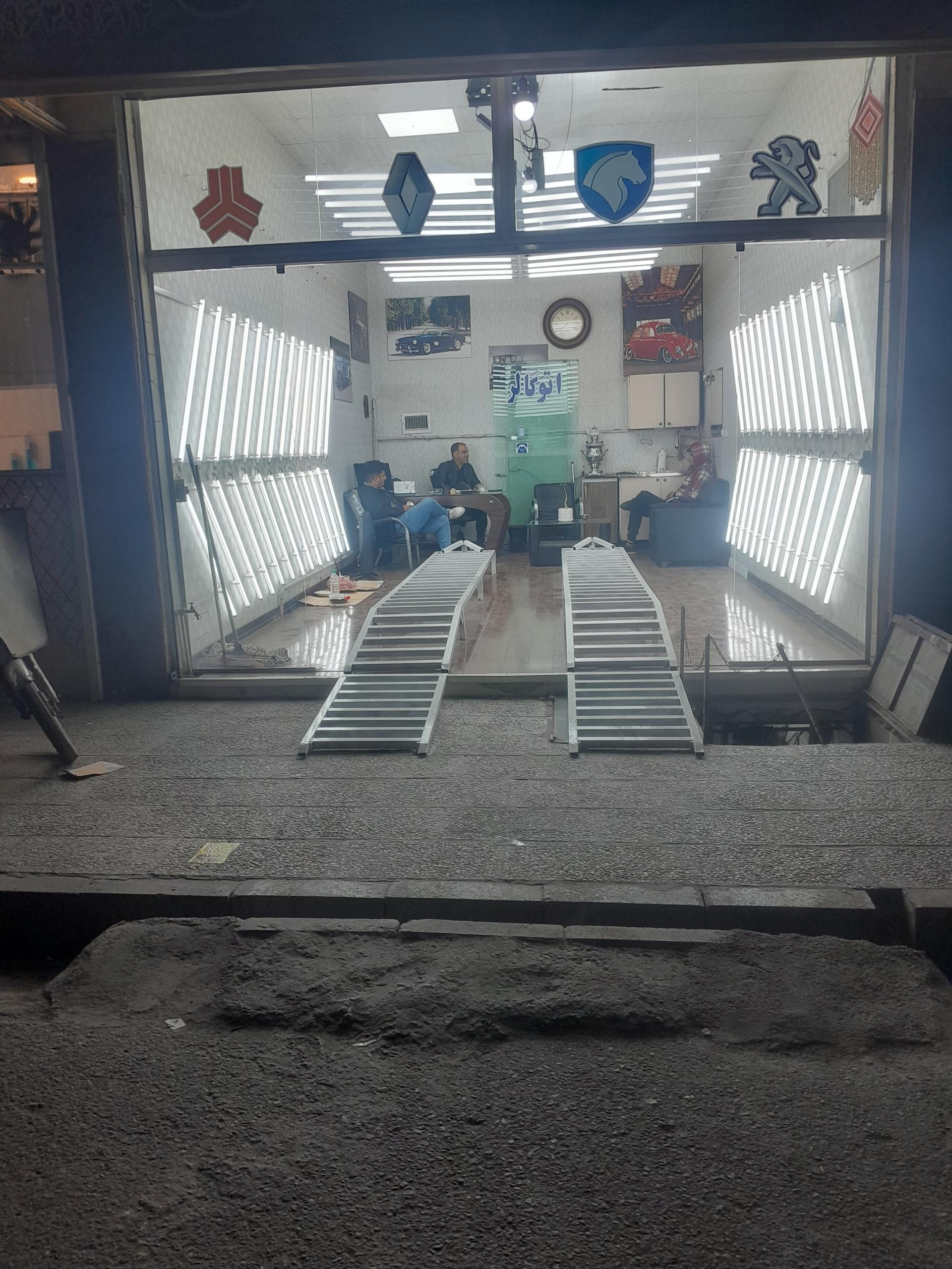 عکس تشخیص رنگ خودرو