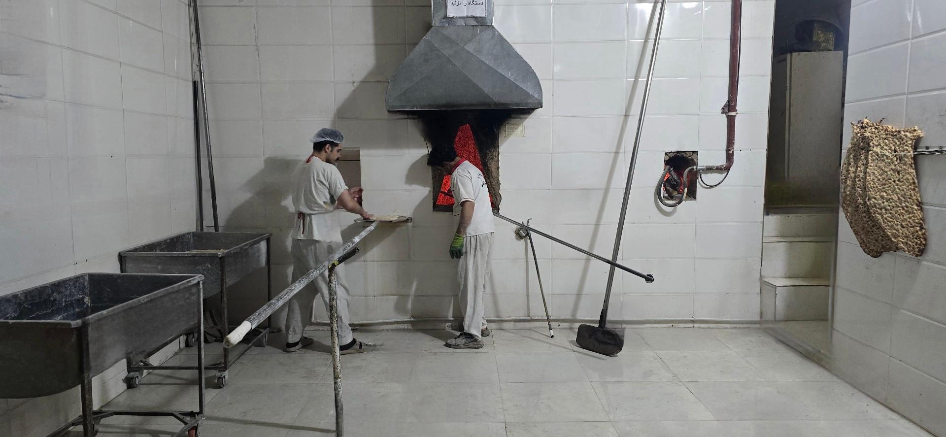 عکس نانوایی سنگک