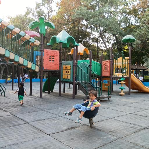 عکس زمین بازی کودکان پارک شهر