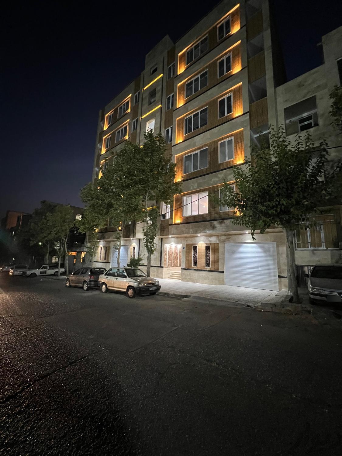 عکس ساختمان ۲۴