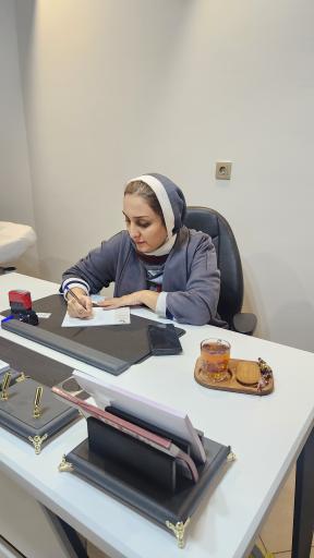 عکس دکتر راهله معین آرا