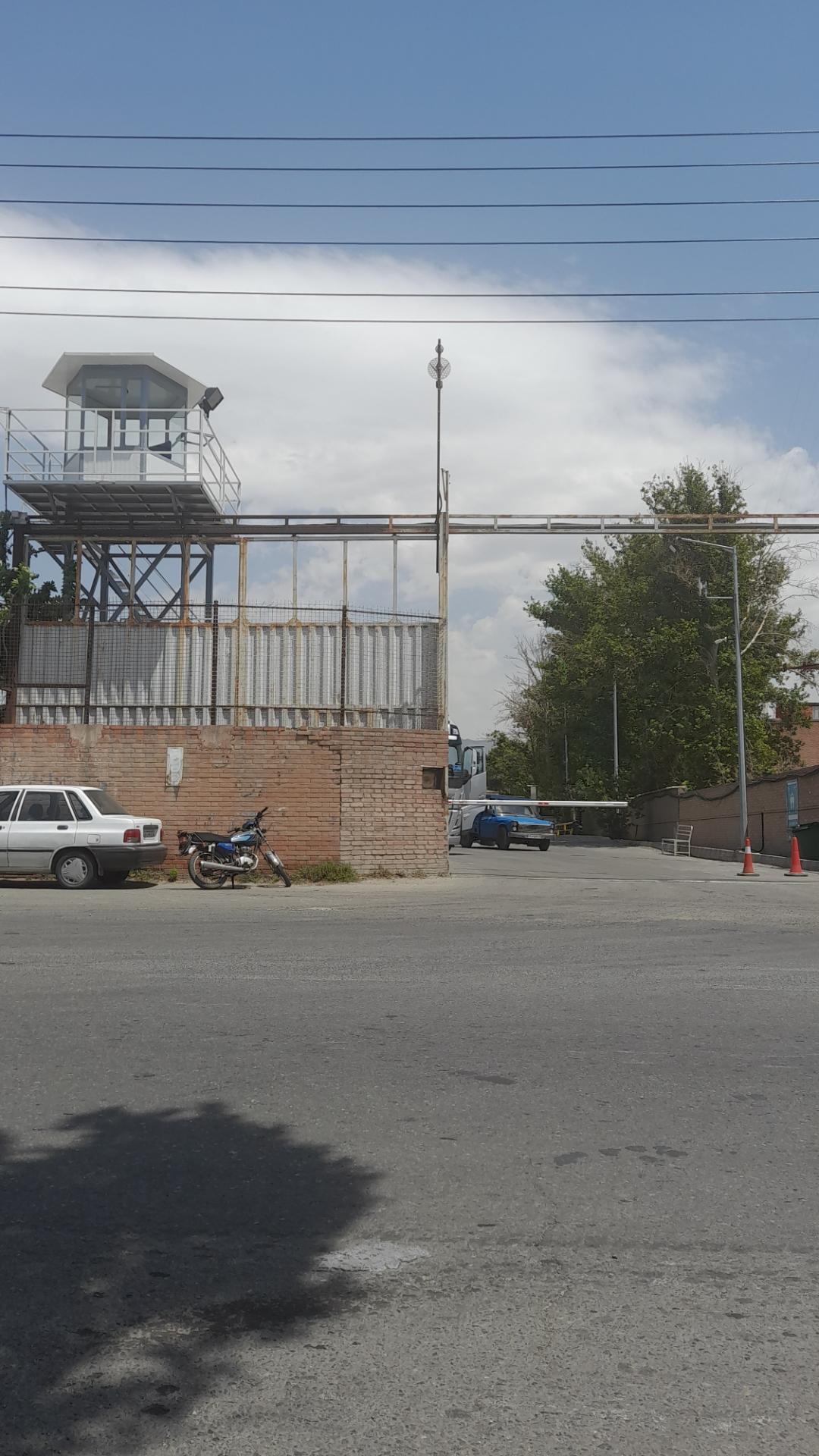 عکس بارگیری شرکت بهمن موتور(کانتینر)