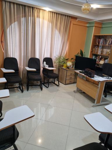 عکس آموزشگاه زبان درخت جاویدان