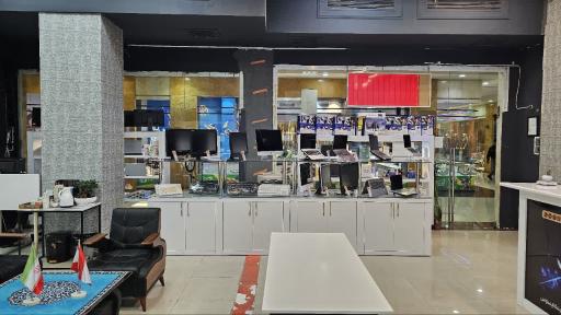 عکس فروشگاه لپ تاپ نور