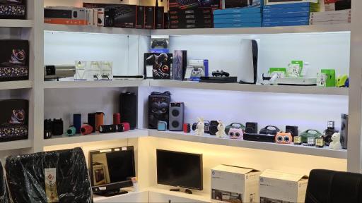 عکس فروشگاه لپ تاپ نور