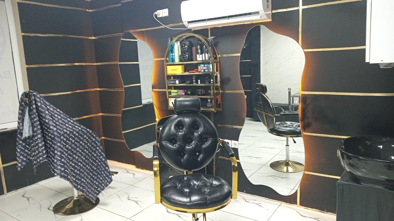 عکس آرایشگاه مردانه آراد