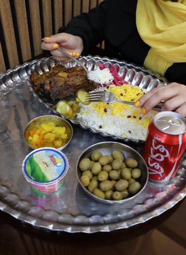 عکس کترینگ و رستوران اسطوره