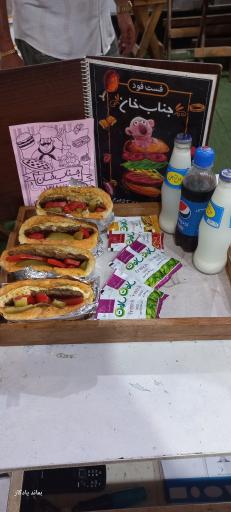 عکس پیتزا و فست فود جناب خان 