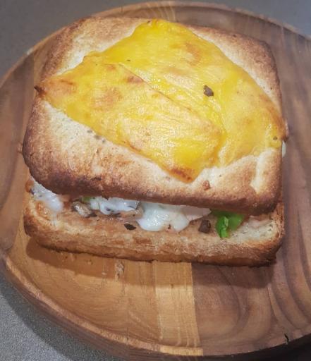 عکس پیتزا و فست فود جناب خان 