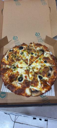 عکس پیتزا و فست فود جناب خان 