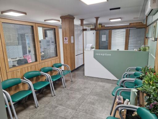 عکس آزمایشگاه کاج