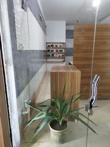 عکس تعمیرات برد الکترونیک لوازم خانگی