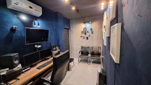 عکس استودیو مهرگان تهران