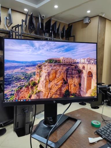 عکس مانیتور لند