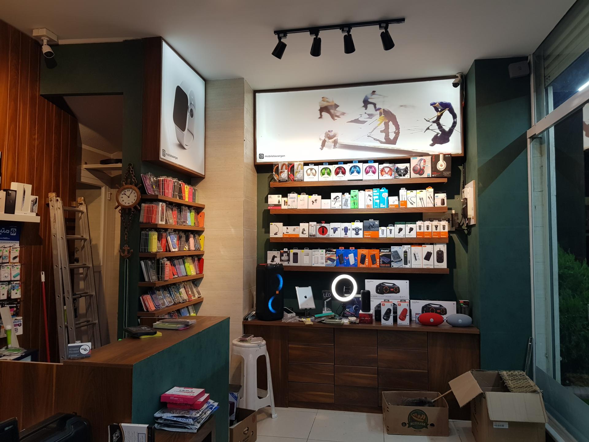 عکس تعمیرات موبایل بازرگان