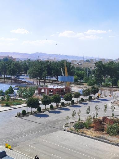 عکس پارکینگ دانشگاه صنعتی کرمانشاه